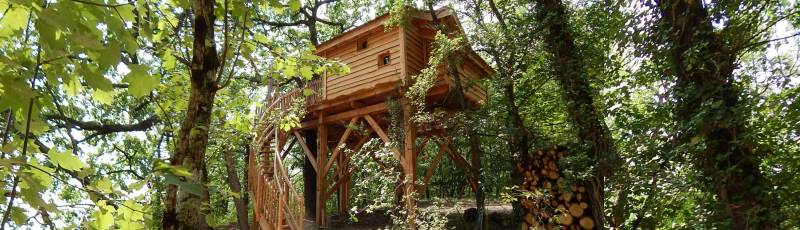 Maison d'hotes CLAIRAC Prés de Marmande Cabanes Perchées dans les arbres -Domaine de PECH -LAFON