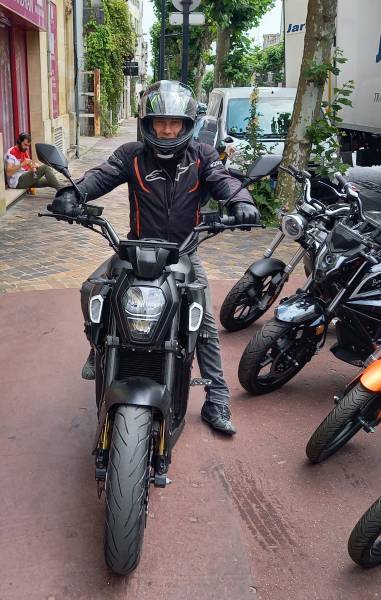 Moto electrique REZON BOHEMIA