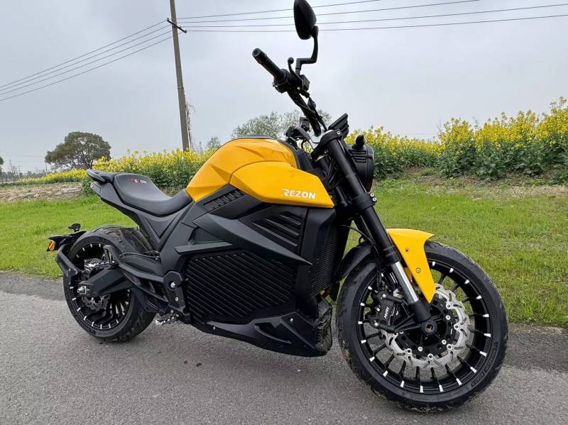 REZON BOHEMIA  Jaune , existe aussi en noir et rouge