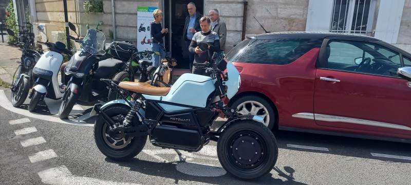 Nouvelle moto électrique Eq 125 , entierement française