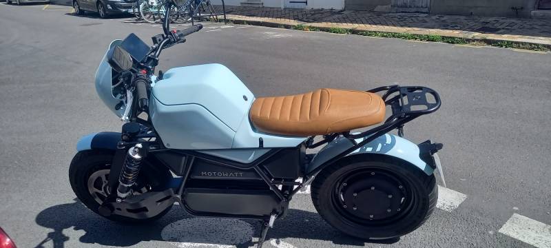 Nouvelle moto électrique Eq 125 , entierement française