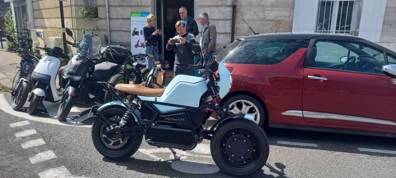 Nouvelle moto électrique Eq 125 , entierement française
