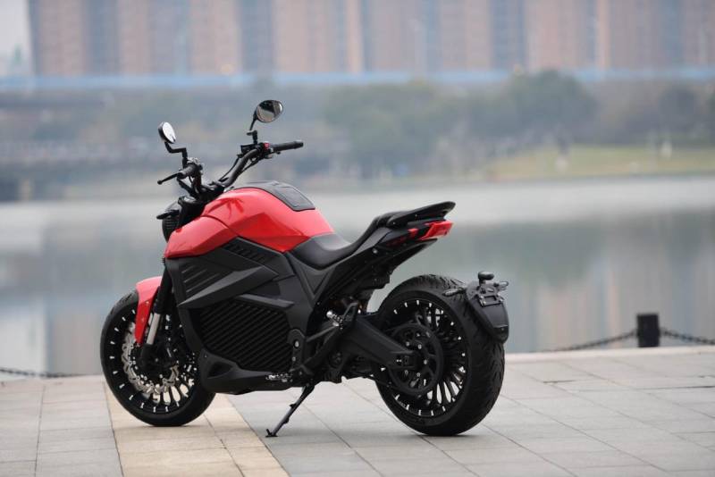 MOTO ELECTRIQUE BOHEMIA de REZON à Bordeaux