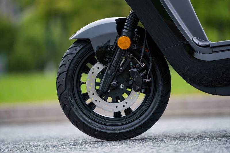 Le Nouveau scooter électrique Eq 125 cm3 urbain  2 TWENTY ROBOT S pour 3499€