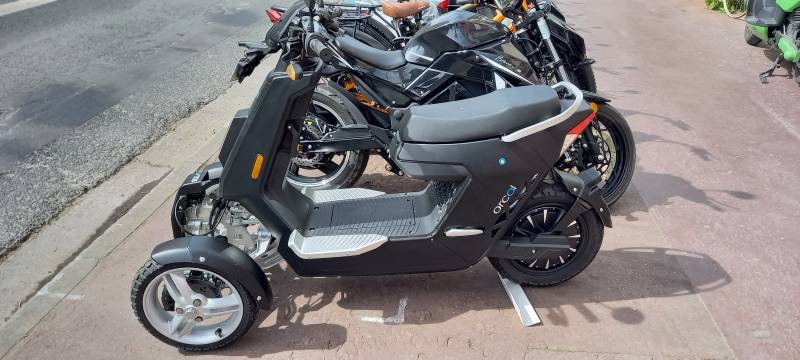 Vehrts Bleu Company, velos ,scooters et motos , électriques