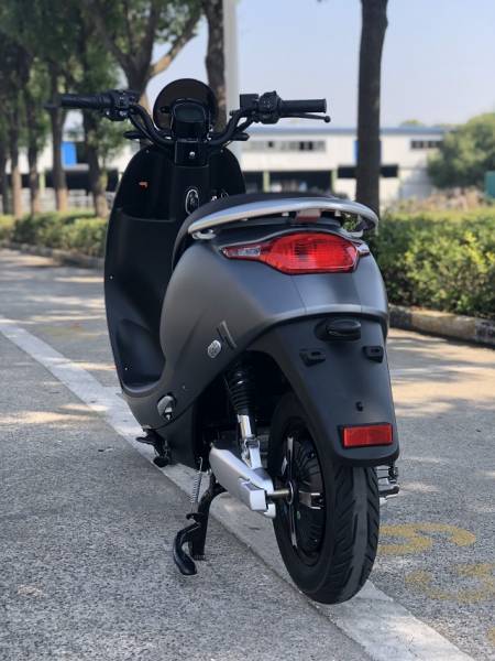 SCOOTER ELECTRIQUE WHATTZ  YESSS 50cc